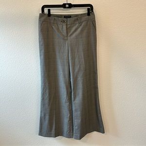 Bundle of 3 trousers.